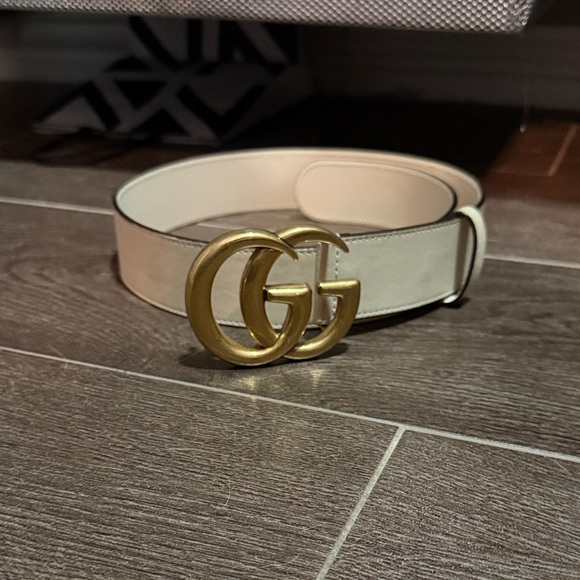 Gucci White Belt with Gold Buckle